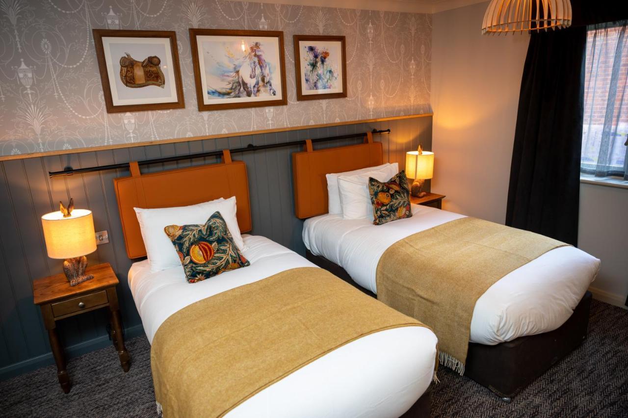 Ely Hotel By Chef & Brewer Collection Camberley Esterno foto